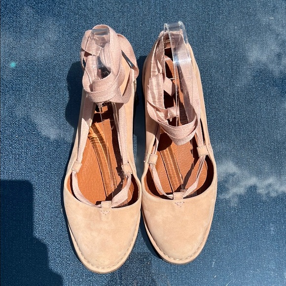 Frye. Elegant Nude Women's Shoes - Picture 1 of 6